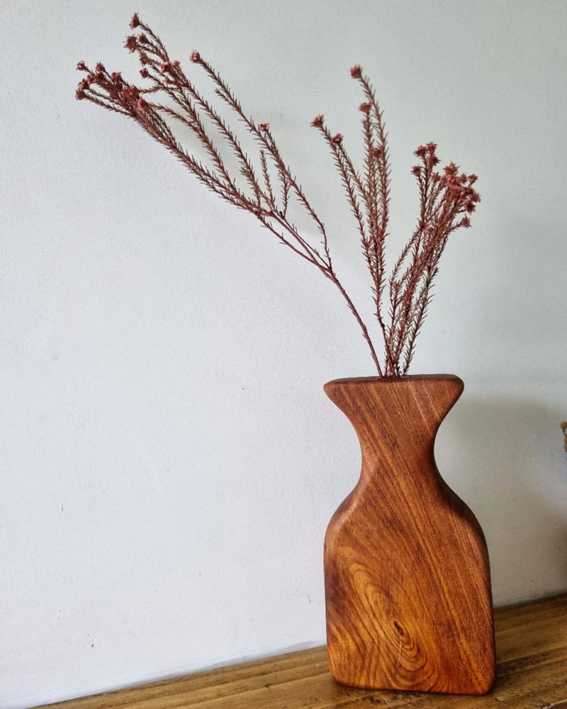 Curved Mini vase